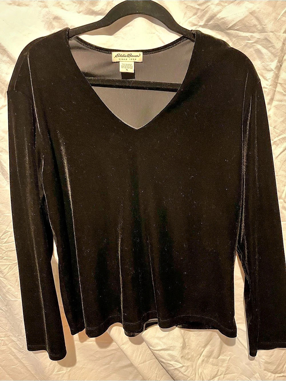 Eddie Bauer Black Velvet V-Neck Long Sleeve XL